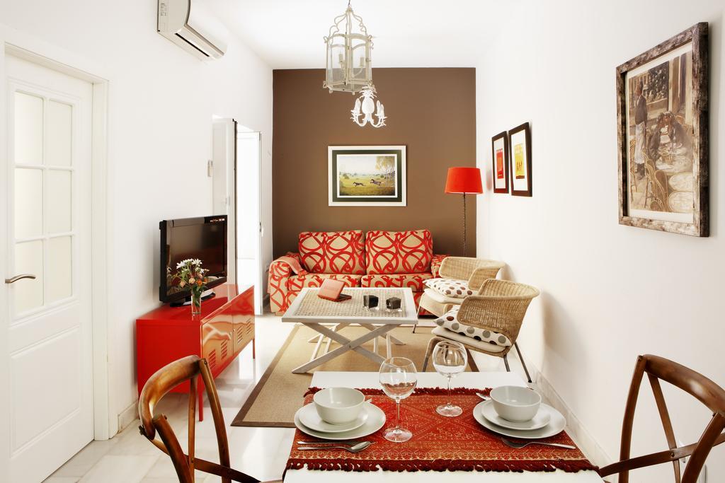 Apartamentos Mariscal Sevilla Exteriör bild